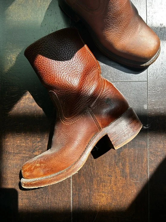 FRYE Boots - Picture 9 of 12